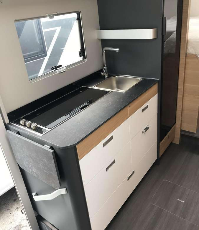 Adria Sonic 600SL - Integrēts kemperis: foto 4 Adria Sonic 600SL - Integrēts kemperis: foto 4