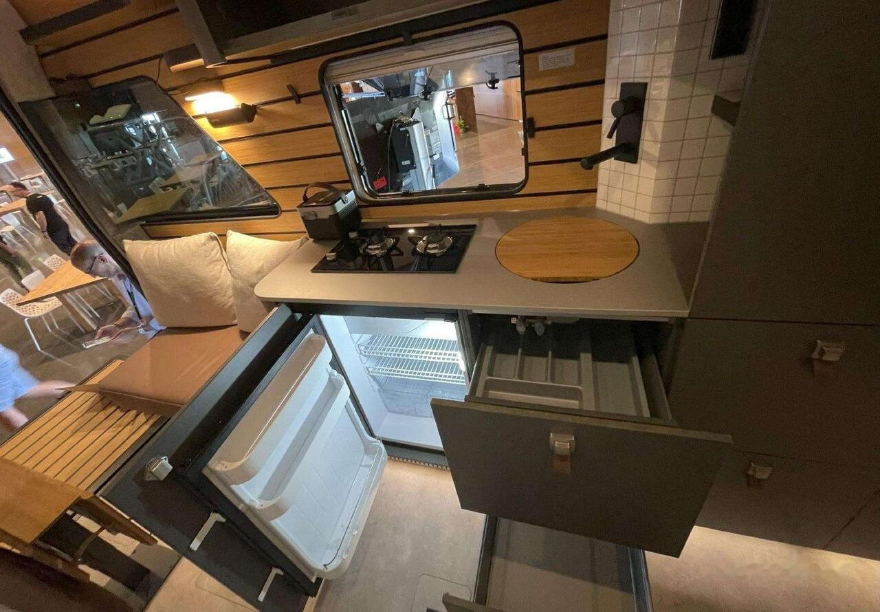 Hymer Venture S - Daļēji integrētais kemperis: foto 5 Hymer Venture S - Daļēji integrētais kemperis: foto 5
