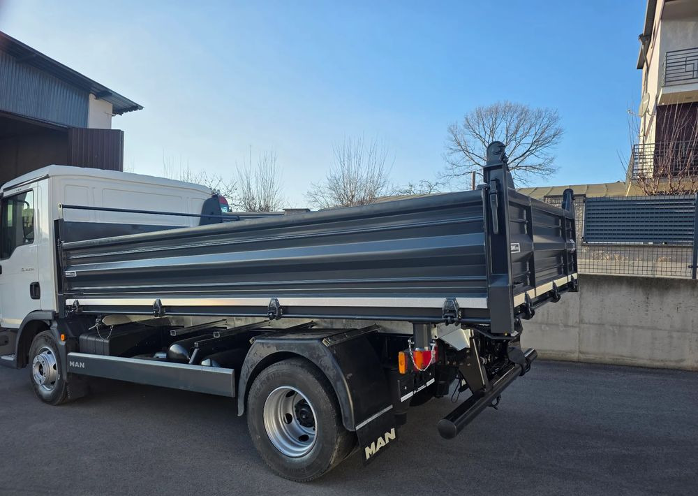 MAN TGL 12.250 /12.220 / ATEGO/ WYWROTKA / 2016 / NOWA ZABUDOWA - Kravas automašīna pašizgāzējs: foto 2 MAN TGL 12.250 /12.220 / ATEGO/ WYWROTKA / 2016 / NOWA ZABUDOWA - Kravas automašīna pašizgāzējs: foto 2