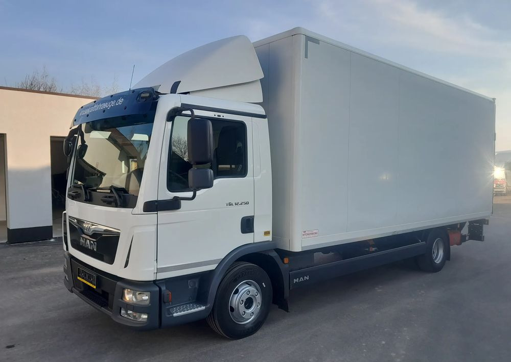 MAN TGL 12.250 NAUKA JAZDY / ELKA / L / MANUAL 8 / - Kravas automašīna ar tentu: foto 4 MAN TGL 12.250 NAUKA JAZDY / ELKA / L / MANUAL 8 / - Kravas automašīna ar tentu: foto 4