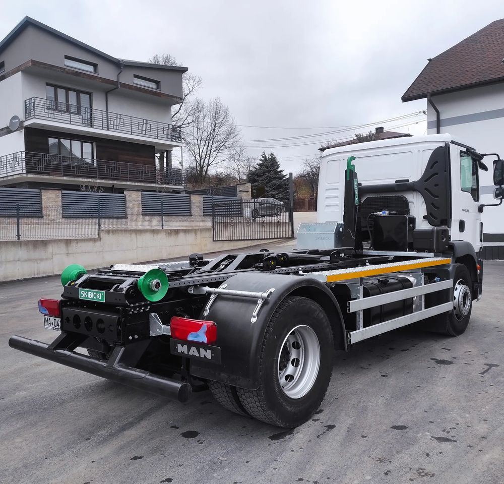 MAN TGM 18.290 - Pacēlājs ar āķi: foto 3 MAN TGM 18.290 - Pacēlājs ar āķi: foto 3