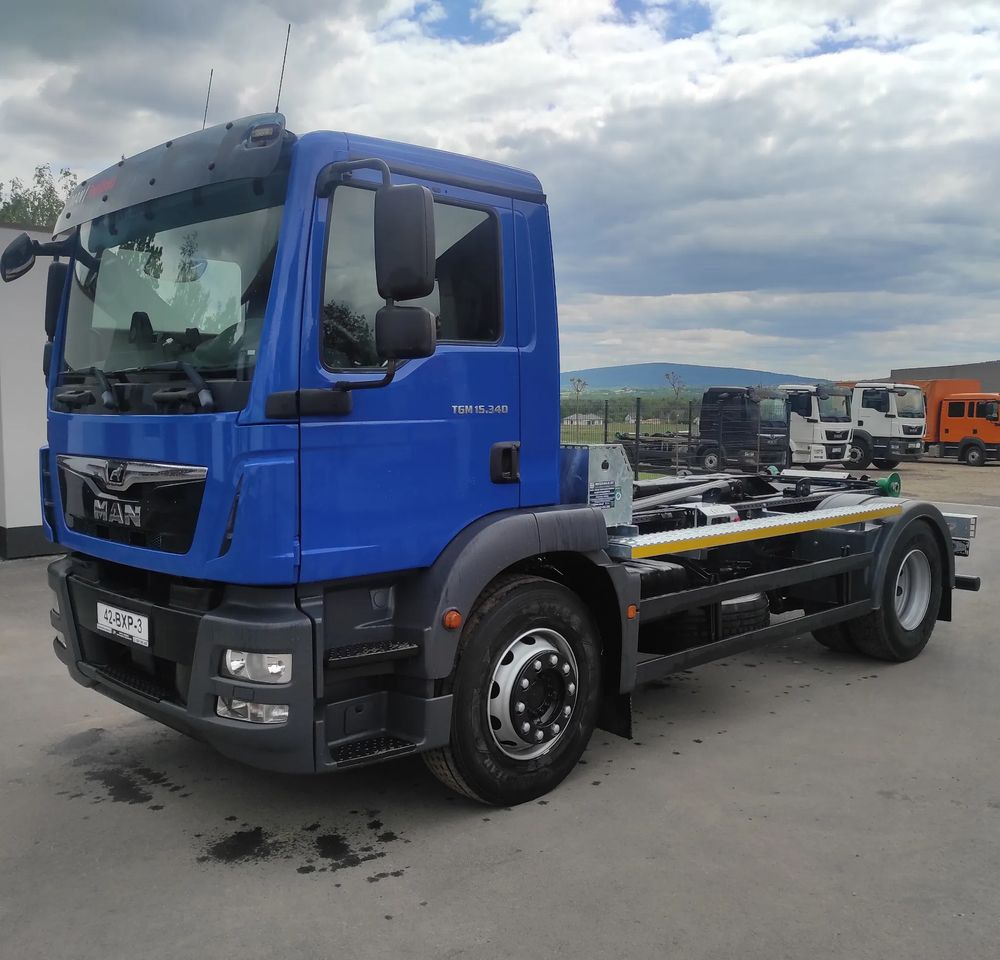 MAN TGM 18.340 urządzenie hakowe AXOR - Pacēlājs ar āķi: foto 2 MAN TGM 18.340 urządzenie hakowe AXOR - Pacēlājs ar āķi: foto 2