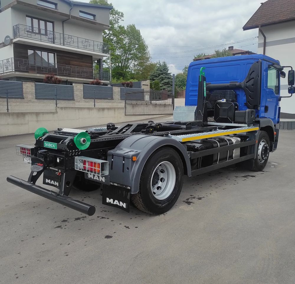 MAN TGM 18.340 urządzenie hakowe AXOR - Pacēlājs ar āķi: foto 5 MAN TGM 18.340 urządzenie hakowe AXOR - Pacēlājs ar āķi: foto 5
