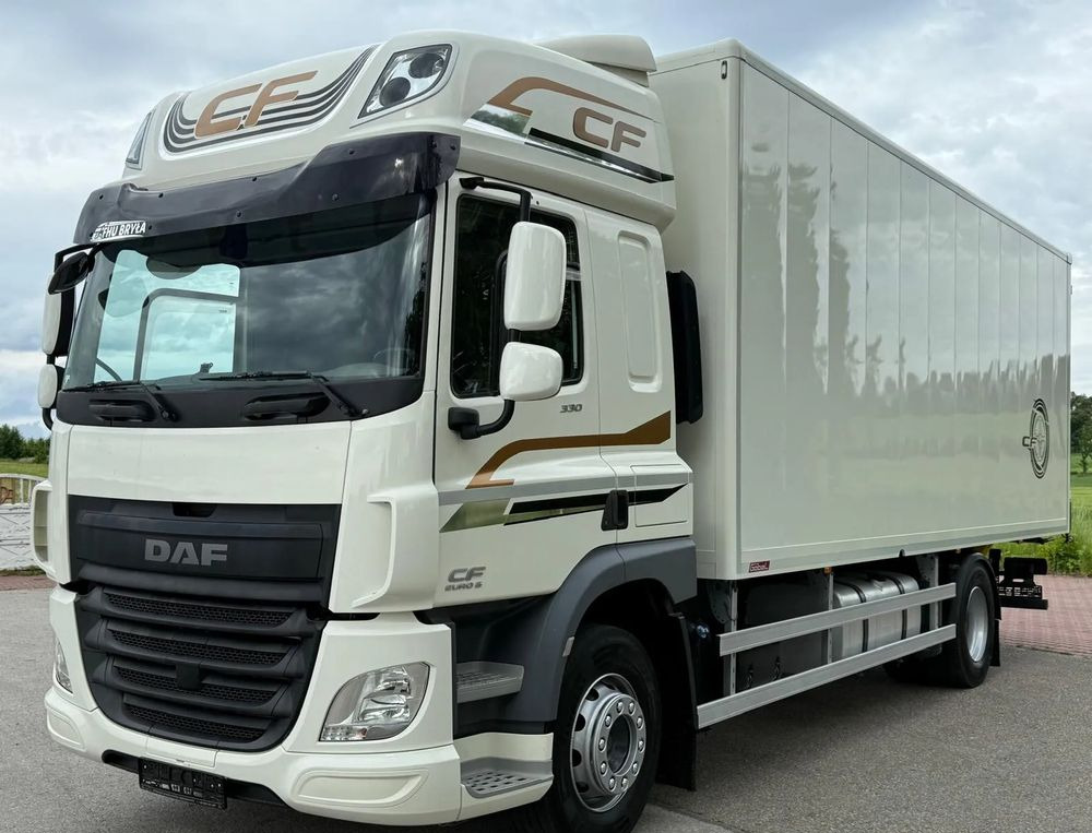 DAF CF 330/10.2017/KONTENER MEBLOWY/IZOTERMA/WINDA/18 PALET/E6/NISKI PRZEBIEG/Z NIEMIEC/JAK NOWY/DUŻY SILNIK/ - Kravas automašīna ar slēgto virsbūvi: foto 1 DAF CF 330/10.2017/KONTENER MEBLOWY/IZOTERMA/WINDA/18 PALET/E6/NISKI PRZEBIEG/Z NIEMIEC/JAK NOWY/DUŻY SILNIK/ - Kravas automašīna ar slēgto virsbūvi: foto 1