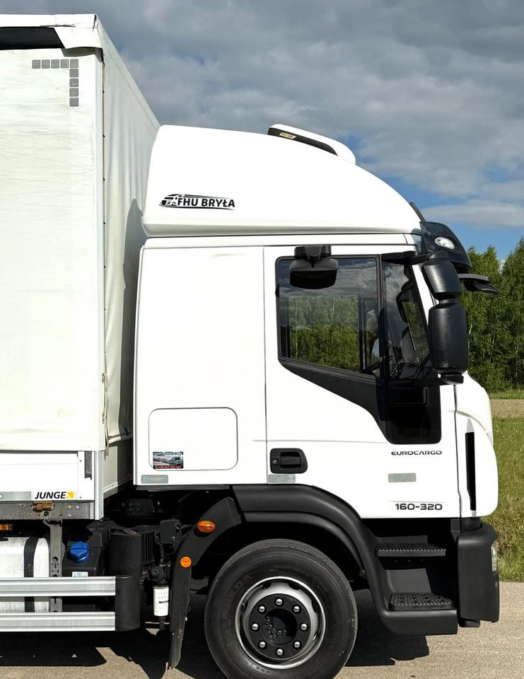 Iveco EUROCARGO 160E320/FIRANKA/WINDA/AUTOMAT/NISKI PRZEBIEG/E6/SPROWADZONY/PIERWSZY WŁAŚCICIEL - Kravas automašīna ar tentu: foto 5 Iveco EUROCARGO 160E320/FIRANKA/WINDA/AUTOMAT/NISKI PRZEBIEG/E6/SPROWADZONY/PIERWSZY WŁAŚCICIEL - Kravas automašīna ar tentu: foto 5