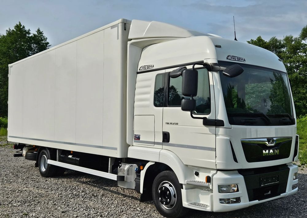 MAN TGL 12.250/KONTENER/IZOTERMA/WINDA/2019R/EURO 6/PEŁEN SERWIS/SPROWADZONY/ZADBANY/JAK NOWY/ KSIĄŻKA SERWISOWA/E6/17 PALET - Kravas automašīna ar slēgto virsbūvi: foto 2 MAN TGL 12.250/KONTENER/IZOTERMA/WINDA/2019R/EURO 6/PEŁEN SERWIS/SPROWADZONY/ZADBANY/JAK NOWY/ KSIĄŻKA SERWISOWA/E6/17 PALET - Kravas automašīna ar slēgto virsbūvi: foto 2
