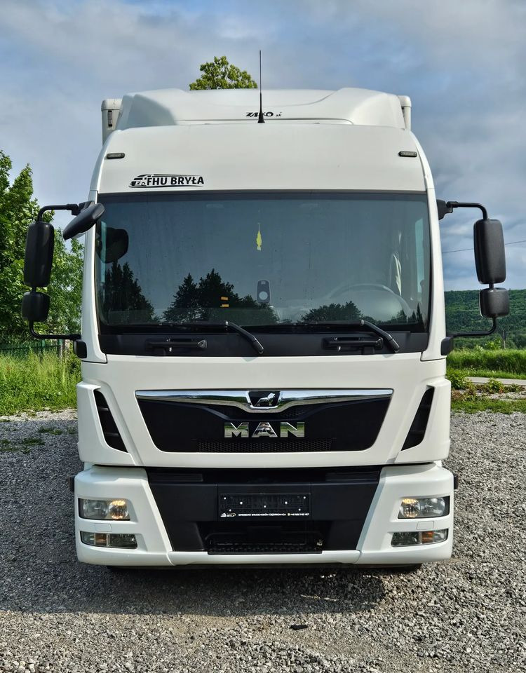 MAN TGL 12.250/KONTENER/IZOTERMA/WINDA/2019R/EURO 6/PEŁEN SERWIS/SPROWADZONY/ZADBANY/JAK NOWY/ KSIĄŻKA SERWISOWA/E6/17 PALET - Kravas automašīna ar slēgto virsbūvi: foto 3 MAN TGL 12.250/KONTENER/IZOTERMA/WINDA/2019R/EURO 6/PEŁEN SERWIS/SPROWADZONY/ZADBANY/JAK NOWY/ KSIĄŻKA SERWISOWA/E6/17 PALET - Kravas automašīna ar slēgto virsbūvi: foto 3