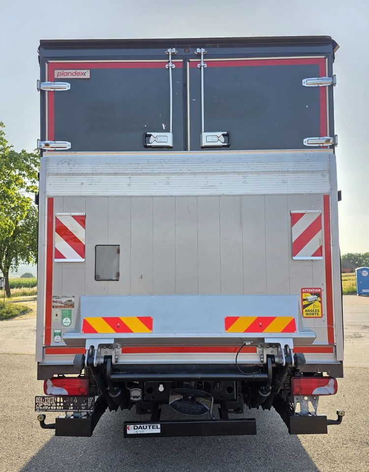 MAN TGM 15.290 / BURTO-FIRANKA / CAŁY NA PODUSZKACH /KLIMA POSTOJOWA / 2018R / NISKI PRZEBIEG / 18 PALET / E6 / JAK NOWY / WINDA / - Kravas automašīna ar tentu: foto 5 MAN TGM 15.290 / BURTO-FIRANKA / CAŁY NA PODUSZKACH /KLIMA POSTOJOWA / 2018R / NISKI PRZEBIEG / 18 PALET / E6 / JAK NOWY / WINDA / - Kravas automašīna ar tentu: foto 5