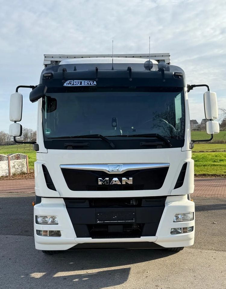 MAN TGM 15.290 / FIRANKA / 2016R / KLIMA POSTOJOWA /SPROWADZONY/ 8T ŁADOWNOŚĆ / 17 PALET / E6 / WINDA / - Kravas automašīna ar tentu: foto 3 MAN TGM 15.290 / FIRANKA / 2016R / KLIMA POSTOJOWA /SPROWADZONY/ 8T ŁADOWNOŚĆ / 17 PALET / E6 / WINDA / - Kravas automašīna ar tentu: foto 3