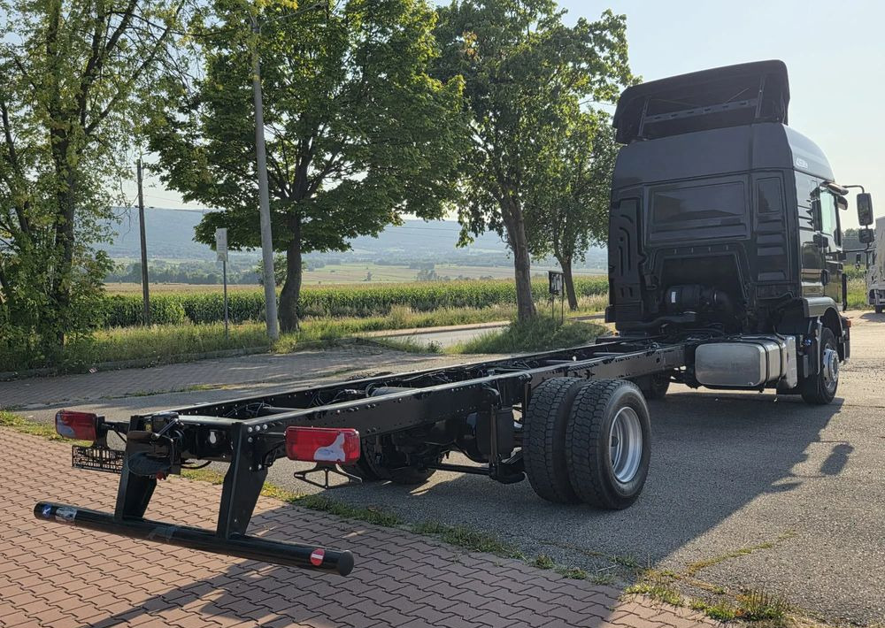 MAN TGM 15.290 / RAMA DO ZABUDOWY / AUTOMAT / SPROWADZONY / E6 / LIFT / ROZSTAW OSI 5.5M / LAWETA / POMOC DROGOWA / STAN BARDZO DOBRY/ - Šasija kravas automašīna: foto 3 MAN TGM 15.290 / RAMA DO ZABUDOWY / AUTOMAT / SPROWADZONY / E6 / LIFT / ROZSTAW OSI 5.5M / LAWETA / POMOC DROGOWA / STAN BARDZO DOBRY/ - Šasija kravas automašīna: foto 3