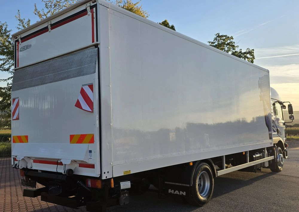 MAN TGM 15.290 / TGL / KONTENER / IZOTERMA / WINDA / KLIMA POSTOJOWA / 2019R / EURO 6 / PEŁEN SERWIS / 8200KG ŁADOWNOŚĆ / SPROWADZONY / ZADBANY / JAK NOWY / KSIĄŻKA SERWISOWA / E6 / 18 PALET - Kravas automašīna ar slēgto virsbūvi: foto 5 MAN TGM 15.290 / TGL / KONTENER / IZOTERMA / WINDA / KLIMA POSTOJOWA / 2019R / EURO 6 / PEŁEN SERWIS / 8200KG ŁADOWNOŚĆ / SPROWADZONY / ZADBANY / JAK NOWY / KSIĄŻKA SERWISOWA / E6 / 18 PALET - Kravas automašīna ar slēgto virsbūvi: foto 5