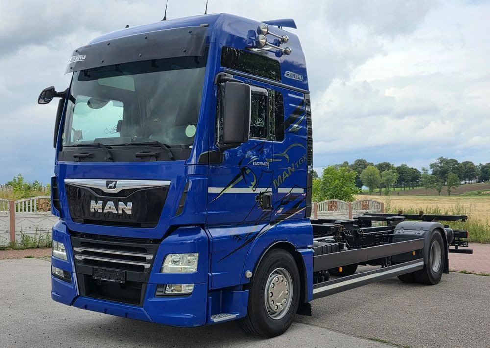 MAN TGX 18.430 / SPROWADZONY / DO ŻYWCA / 2020 / KLIMA POSTOJOWA / SERWISOWANY / JAK NOWY / NISKI PRZEBIEG / RAMA / BDF / E6 - Šasija kravas automašīna: foto 1 MAN TGX 18.430 / SPROWADZONY / DO ŻYWCA / 2020 / KLIMA POSTOJOWA / SERWISOWANY / JAK NOWY / NISKI PRZEBIEG / RAMA / BDF / E6 - Šasija kravas automašīna: foto 1