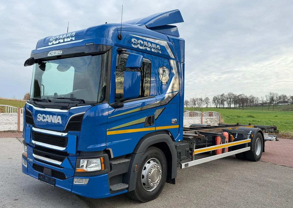 Scania P360 / P410 / BDF / RAMA / FIRANKA / PEŁNA SYPIALKA / WINDA / E6 / CAŁA NA PODUSZKACH / ROZSTAW OSI 5.5M / LAWETA / DO ŻYWCA / DO BYDŁA / DO ZABUDOWY / SPROWADZONA - Šasija kravas automašīna: foto 1 Scania P360 / P410 / BDF / RAMA / FIRANKA / PEŁNA SYPIALKA / WINDA / E6 / CAŁA NA PODUSZKACH / ROZSTAW OSI 5.5M / LAWETA / DO ŻYWCA / DO BYDŁA / DO ZABUDOWY / SPROWADZONA - Šasija kravas automašīna: foto 1