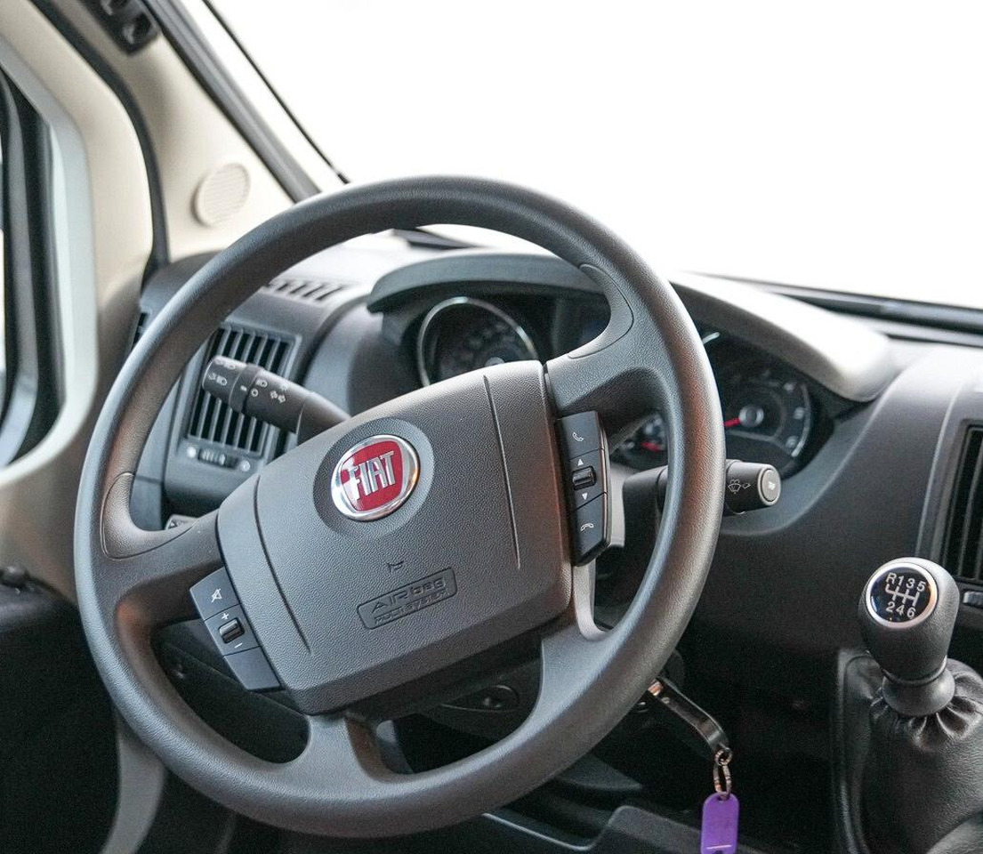 Knaus LIVE TRAVELLER 600 - Alkov kemperis: foto 4 Knaus LIVE TRAVELLER 600 - Alkov kemperis: foto 4