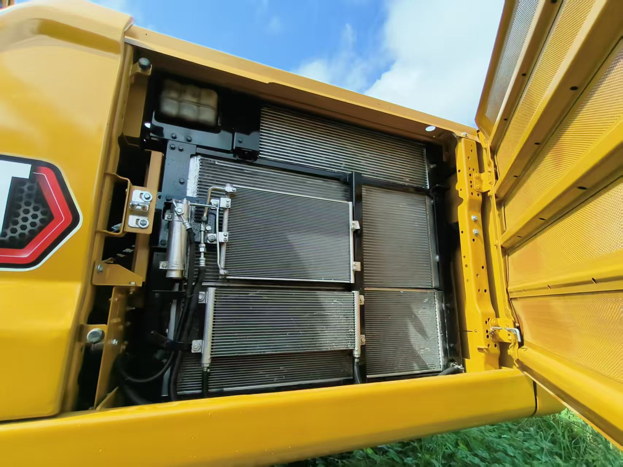 CATERPILLAR CAT336DL - Kāpurķēžu ekskavators: foto 4 CATERPILLAR CAT336DL - Kāpurķēžu ekskavators: foto 4