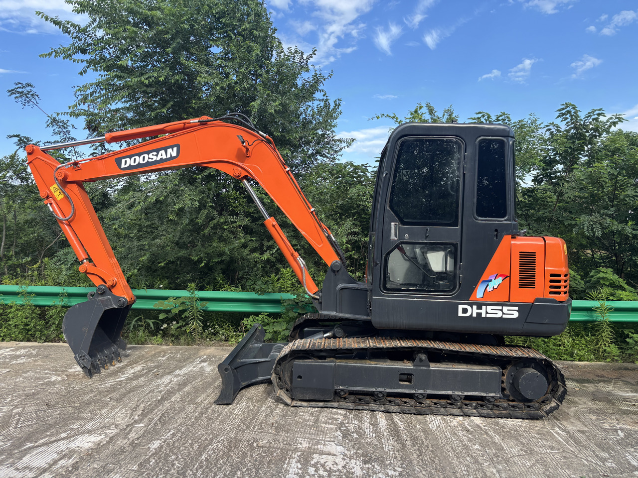 Doosan DH 55-7 DH55 - Mini-ekskavators: foto 1 Doosan DH 55-7 DH55 - Mini-ekskavators: foto 1