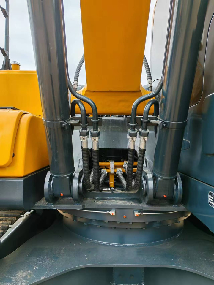 Hyundai Hyundai 220 LC-9 S - Kāpurķēžu ekskavators: foto 4 Hyundai Hyundai 220 LC-9 S - Kāpurķēžu ekskavators: foto 4