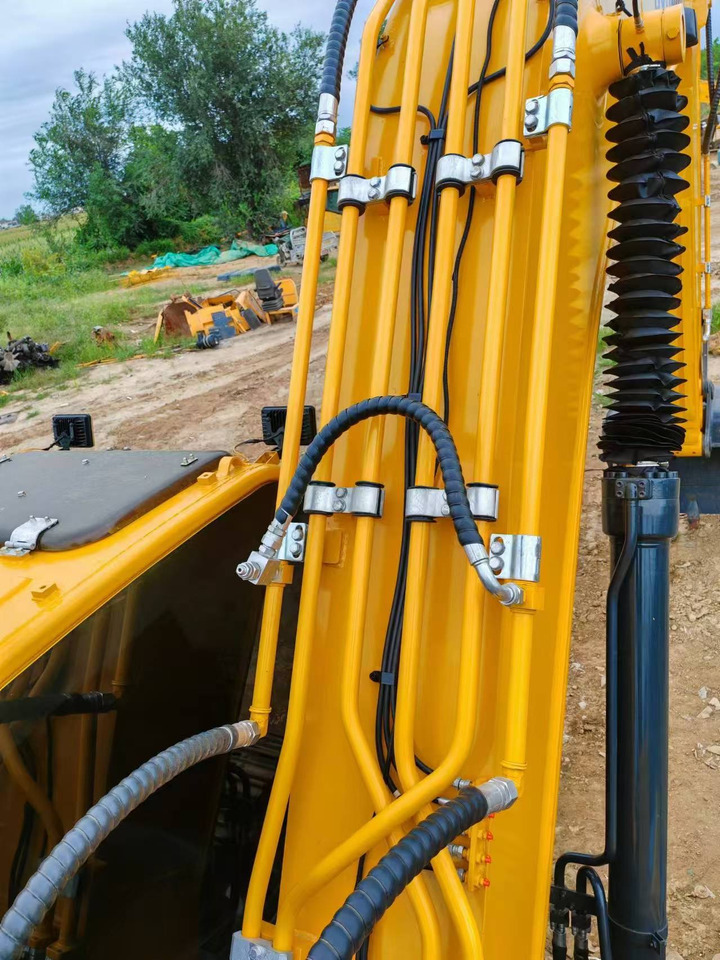 Hyundai Hyundai 220 LC-9 S - Kāpurķēžu ekskavators: foto 3 Hyundai Hyundai 220 LC-9 S - Kāpurķēžu ekskavators: foto 3