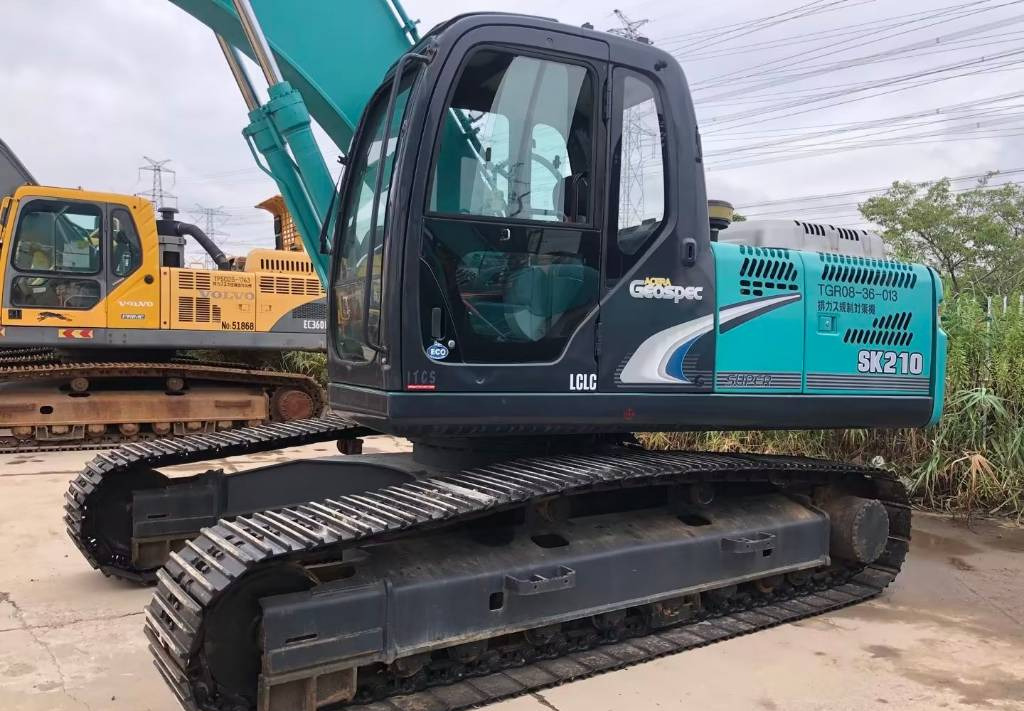 Kobelco SK 210-8 - Kāpurķēžu ekskavators: foto 3 Kobelco SK 210-8 - Kāpurķēžu ekskavators: foto 3
