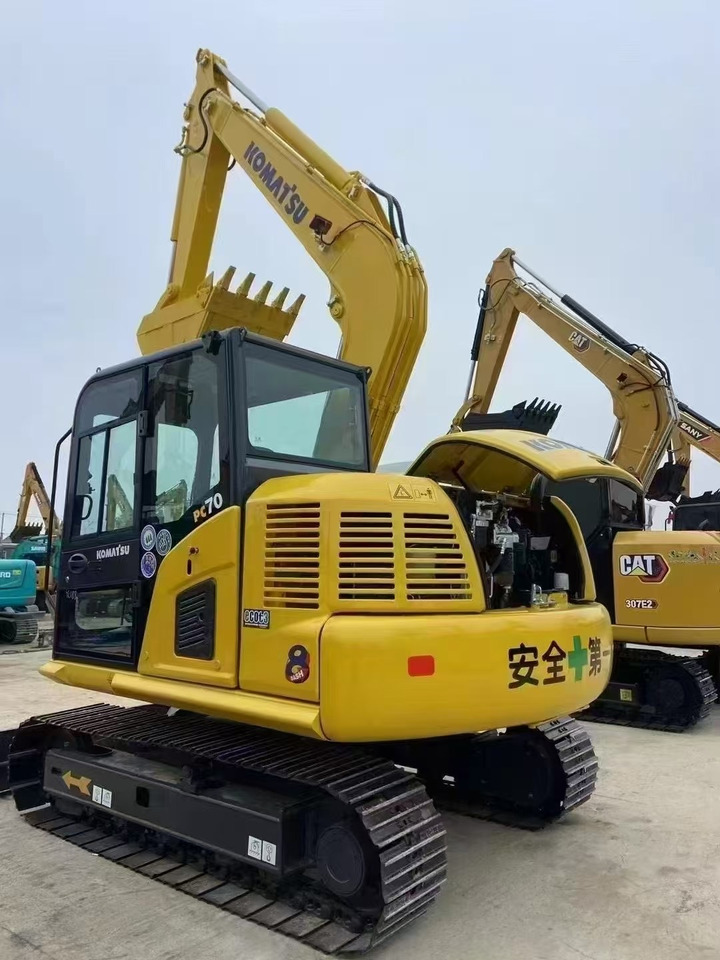 Komatsu 70-8 - Mini-ekskavators: foto 1 Komatsu 70-8 - Mini-ekskavators: foto 1