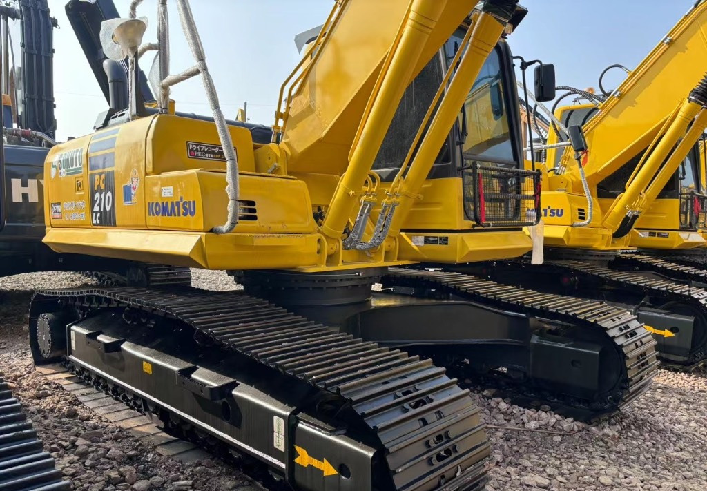 Komatsu PC 210 LC-8 - Kāpurķēžu ekskavators: foto 2 Komatsu PC 210 LC-8 - Kāpurķēžu ekskavators: foto 2