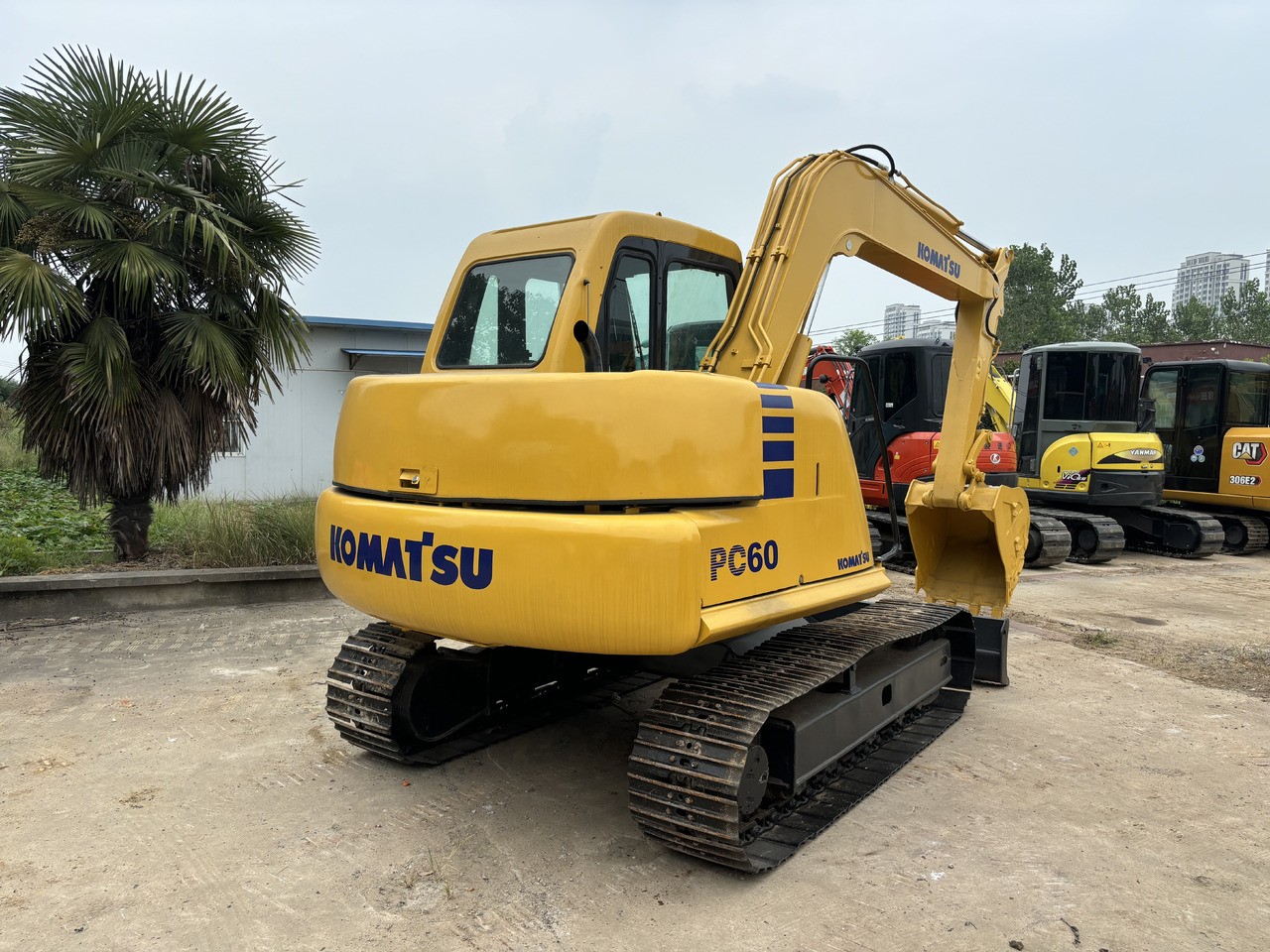 Komatsu PC 60-7 - Mini-ekskavators: foto 2 Komatsu PC 60-7 - Mini-ekskavators: foto 2