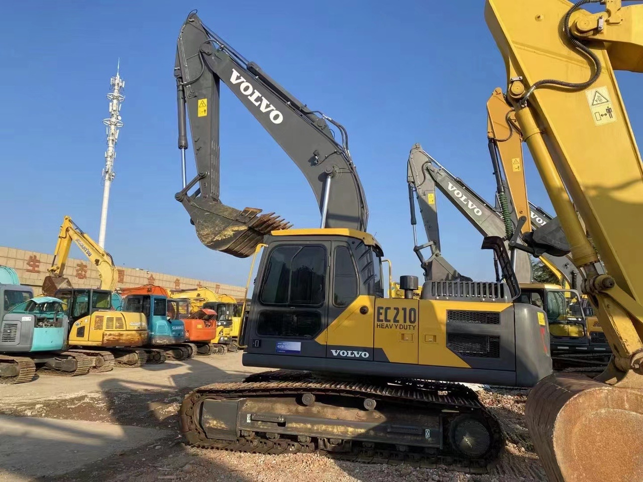 Volvo EC 210 Volvo 210 Ec240 - Kāpurķēžu ekskavators: foto 2 Volvo EC 210 Volvo 210 Ec240 - Kāpurķēžu ekskavators: foto 2