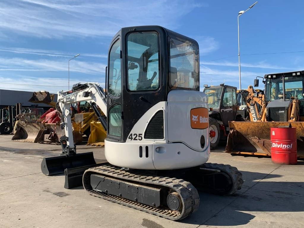 Bobcat 425 - Mini-ekskavators: foto 4 Bobcat 425 - Mini-ekskavators: foto 4