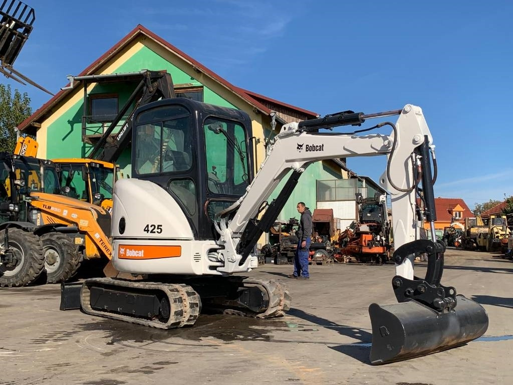 Bobcat 425 - Mini-ekskavators: foto 1 Bobcat 425 - Mini-ekskavators: foto 1