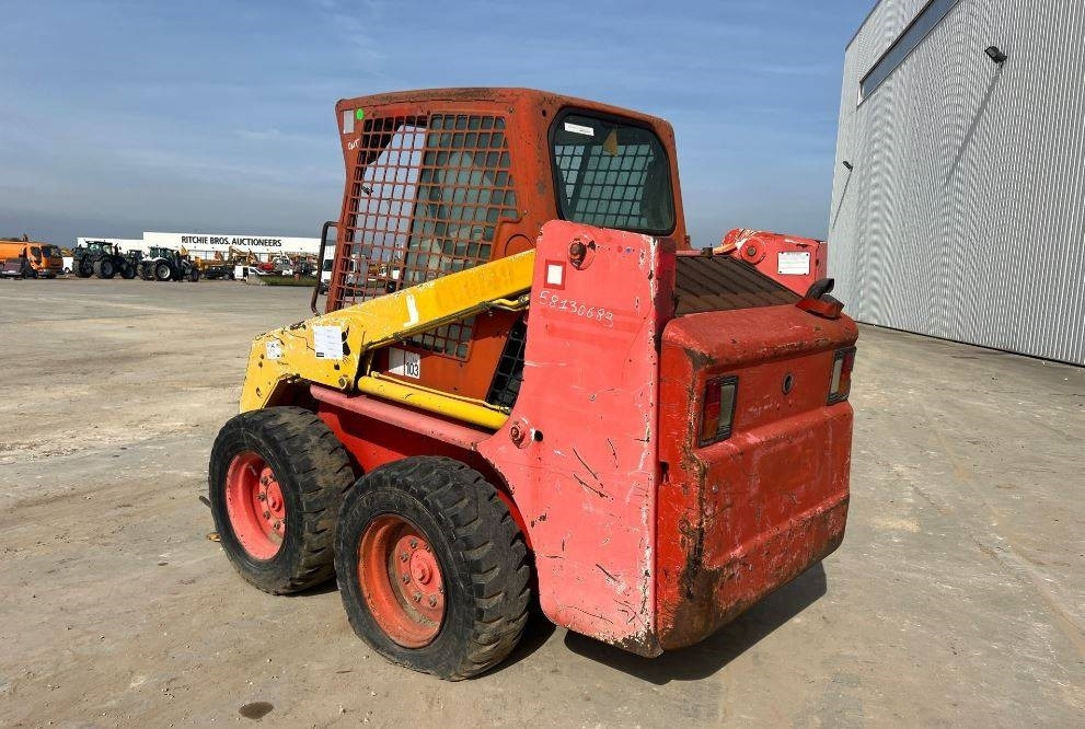 Bobcat 753  - Kompaktiekrāvējs: foto 2 Bobcat 753  - Kompaktiekrāvējs: foto 2