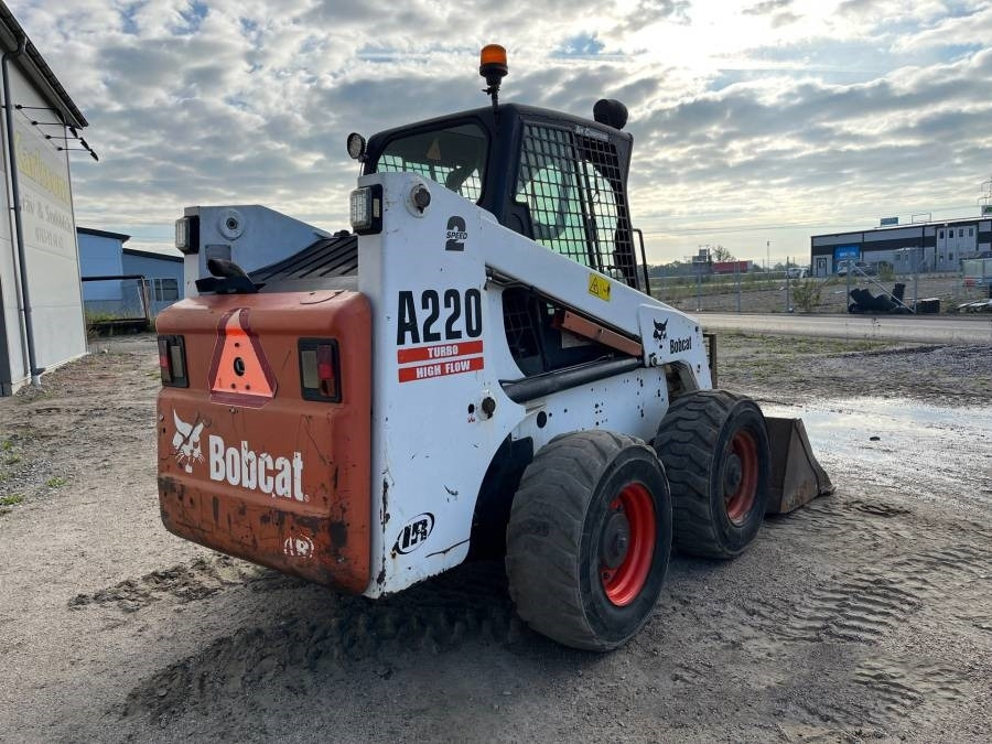 Bobcat A 220  - Kompaktiekrāvējs: foto 3 Bobcat A 220  - Kompaktiekrāvējs: foto 3
