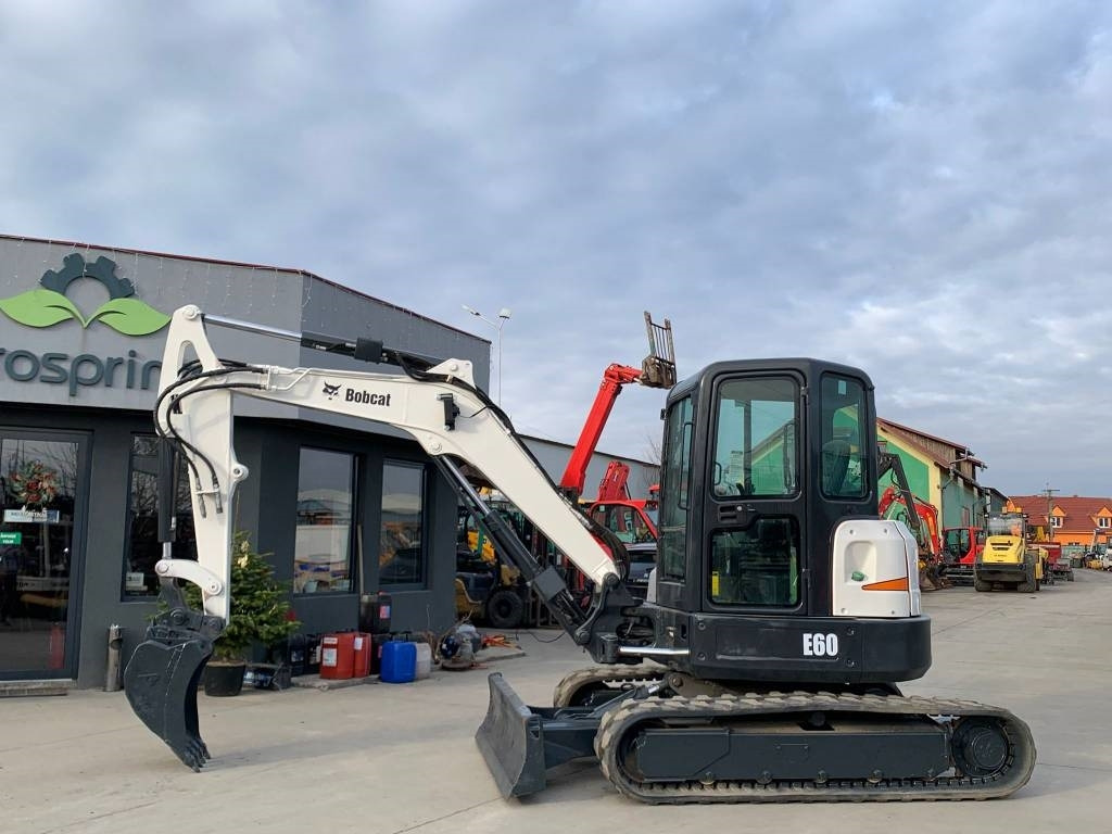 Bobcat E 60 - Mini-ekskavators: foto 2 Bobcat E 60 - Mini-ekskavators: foto 2