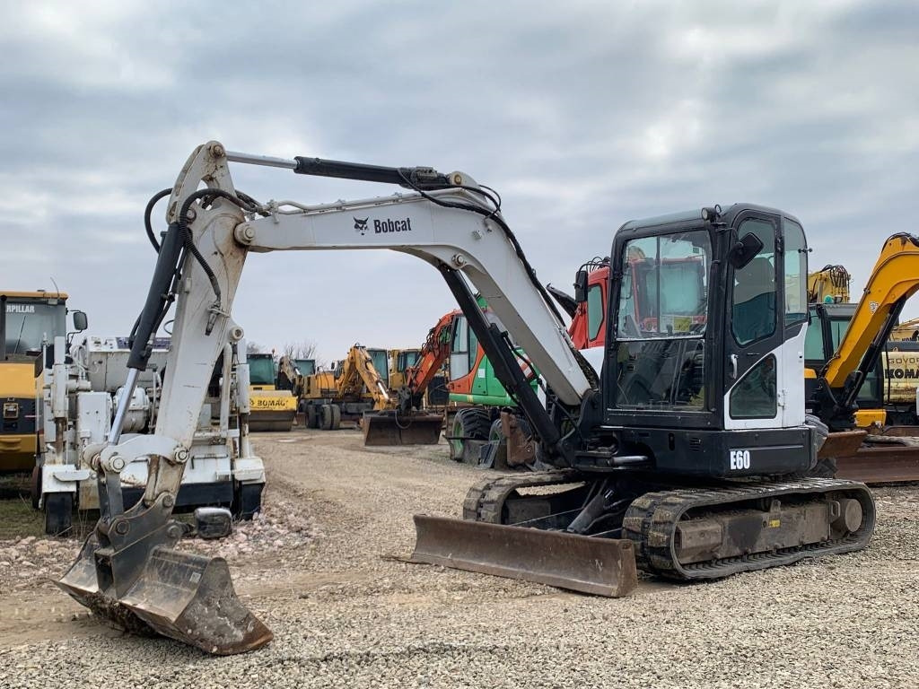 Bobcat E 60 - Mini-ekskavators: foto 1 Bobcat E 60 - Mini-ekskavators: foto 1