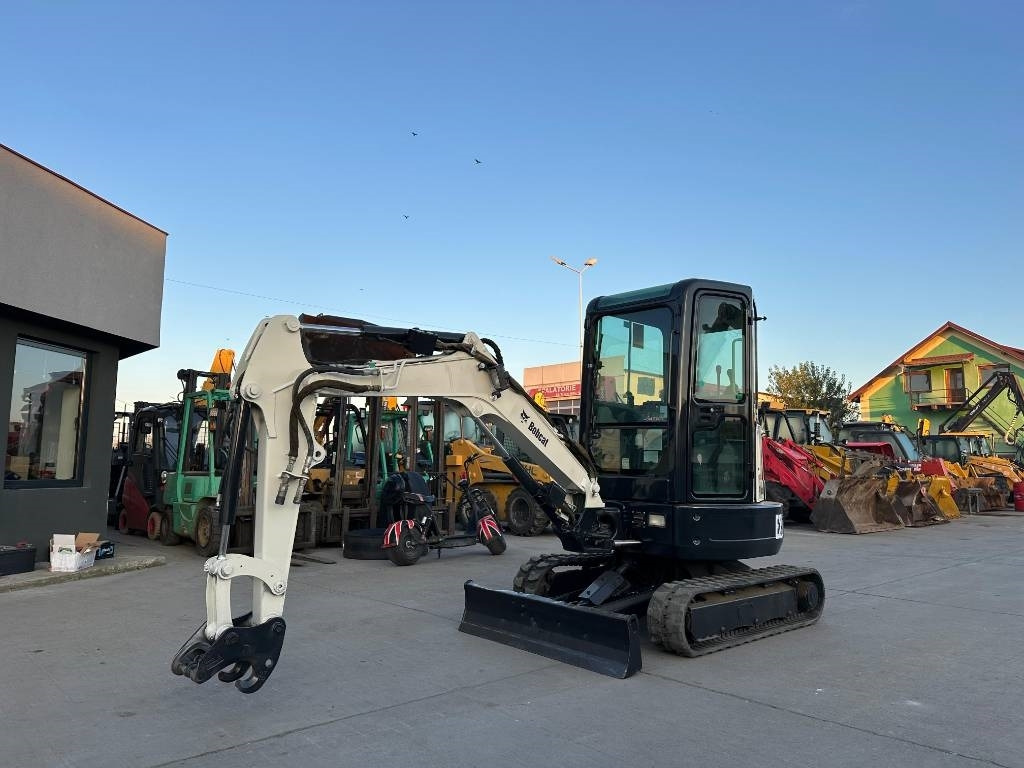 Bobcat E25EM - Mini-ekskavators: foto 1 Bobcat E25EM - Mini-ekskavators: foto 1