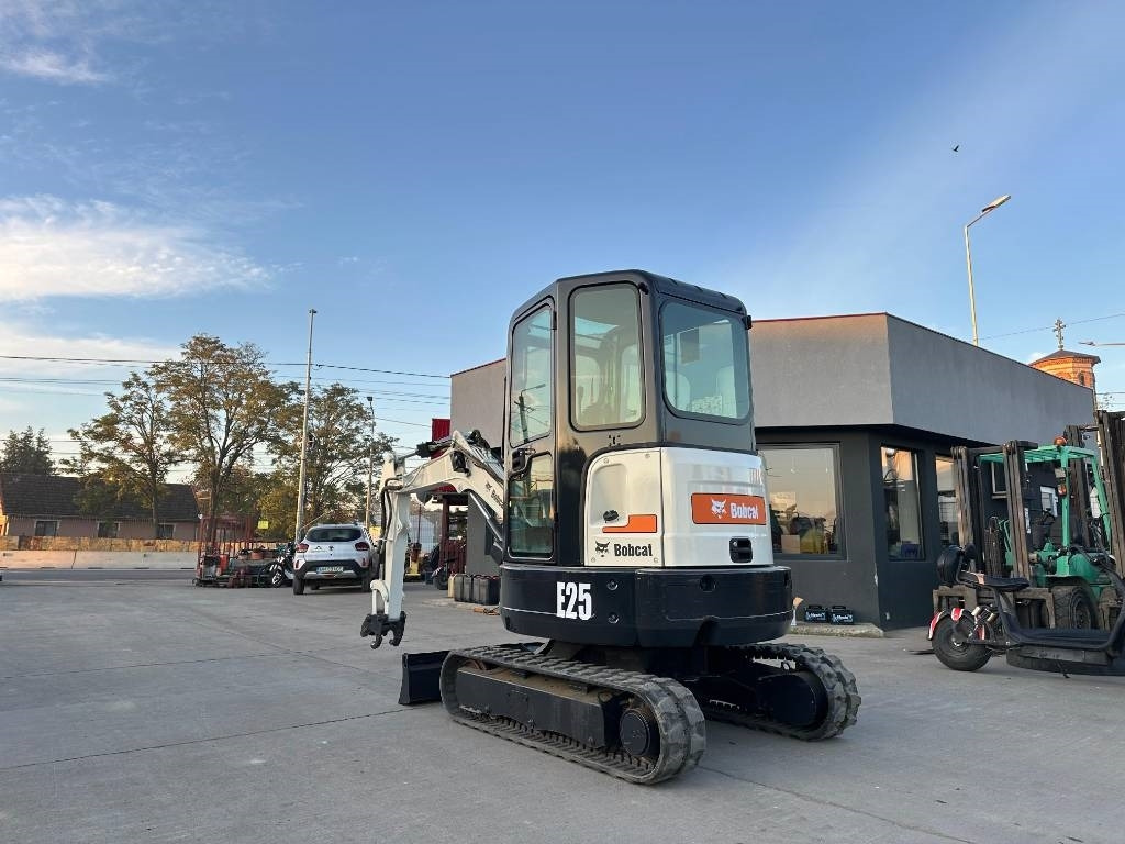 Bobcat E25EM - Mini-ekskavators: foto 3 Bobcat E25EM - Mini-ekskavators: foto 3