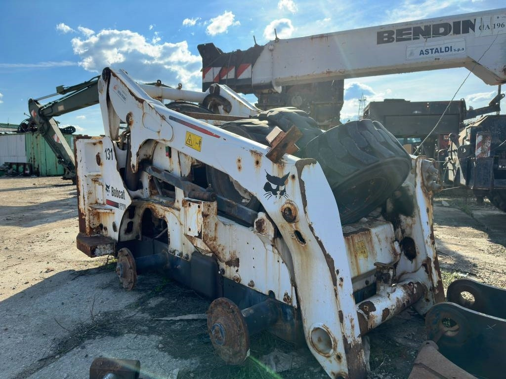 Bobcat S 770 FOR PARTS - Kompaktiekrāvējs: foto 1 Bobcat S 770 FOR PARTS - Kompaktiekrāvējs: foto 1