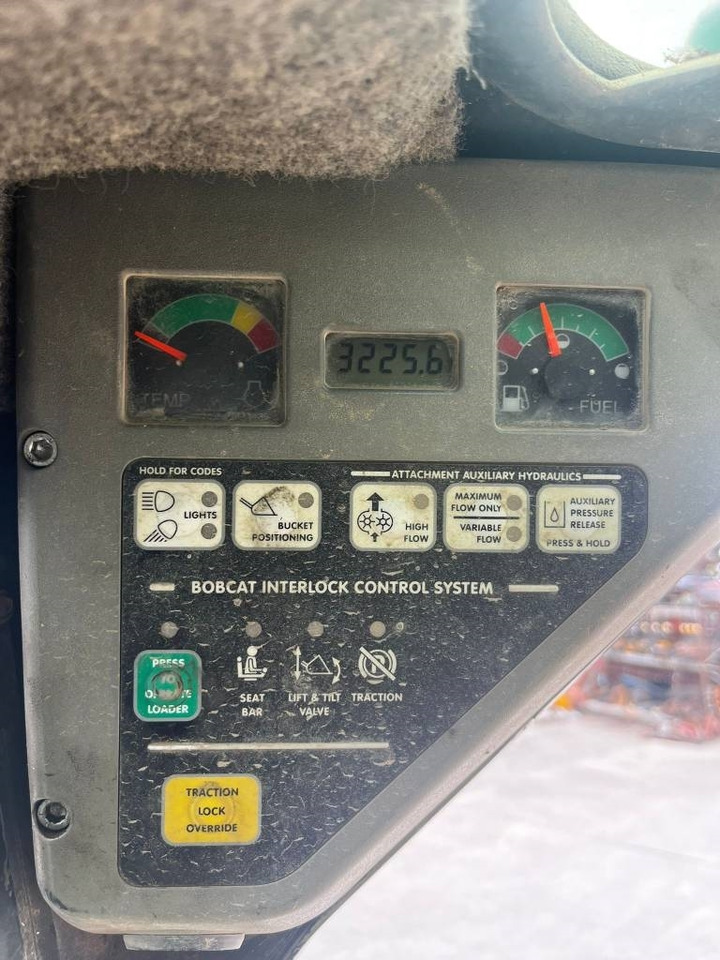 Kāpurķēžu kompaktiekrāvējs Bobcat T 190: foto 7