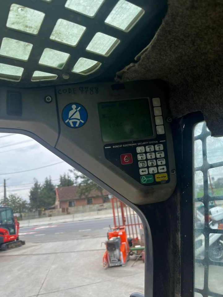 Kāpurķēžu kompaktiekrāvējs Bobcat T 190: foto 6