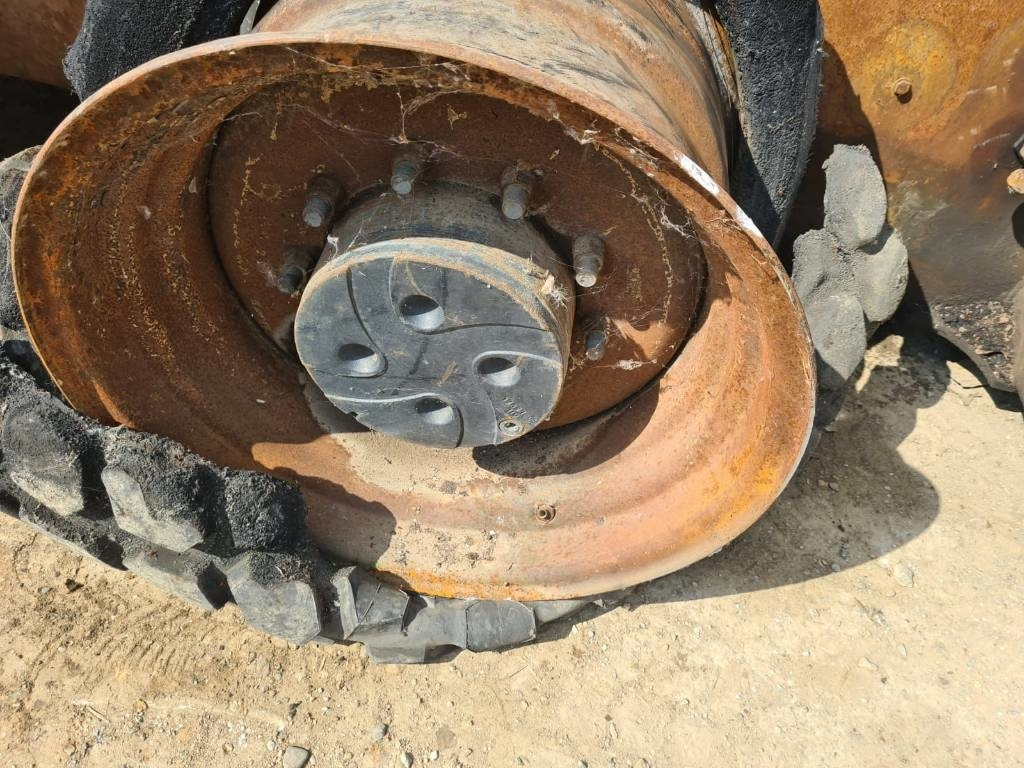 Bomag BW 213 D H-4 FOR PARTS - Vibrorullis: foto 3 Bomag BW 213 D H-4 FOR PARTS - Vibrorullis: foto 3