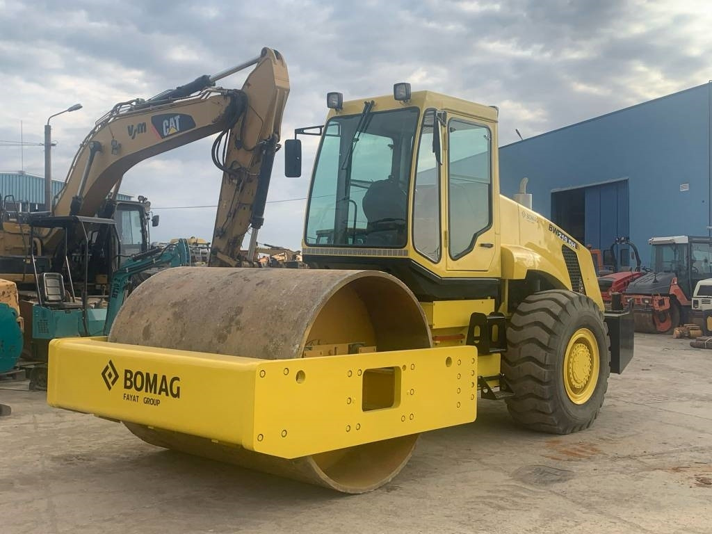 Bomag Shantui BW219DH - Vibrorullis: foto 4 Bomag Shantui BW219DH - Vibrorullis: foto 4
