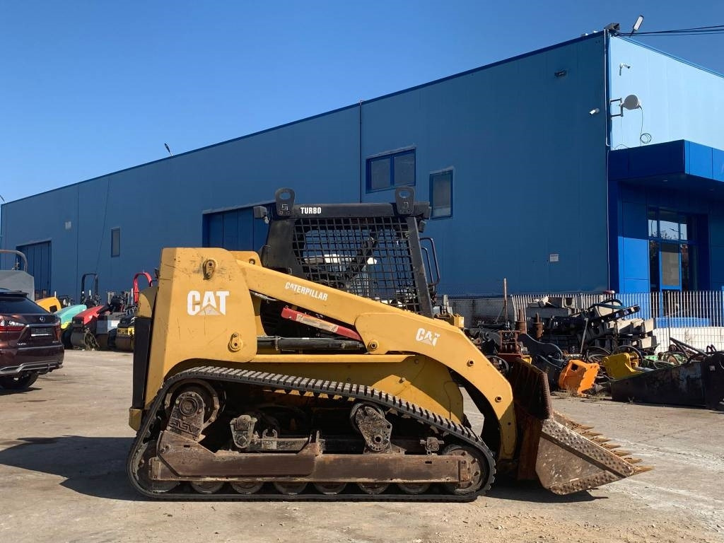 CAT 277  - Kompaktiekrāvējs: foto 3 CAT 277  - Kompaktiekrāvējs: foto 3