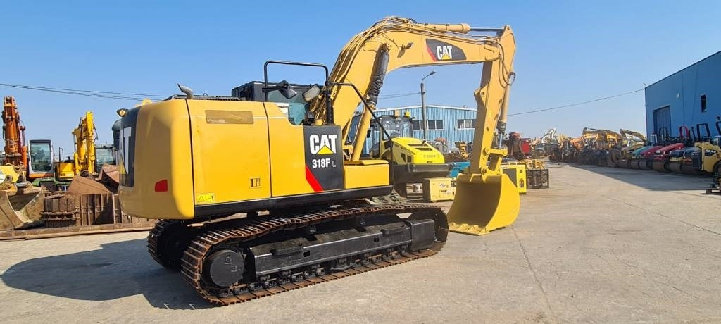 CAT 318FL - Kāpurķēžu ekskavators: foto 3 CAT 318FL - Kāpurķēžu ekskavators: foto 3
