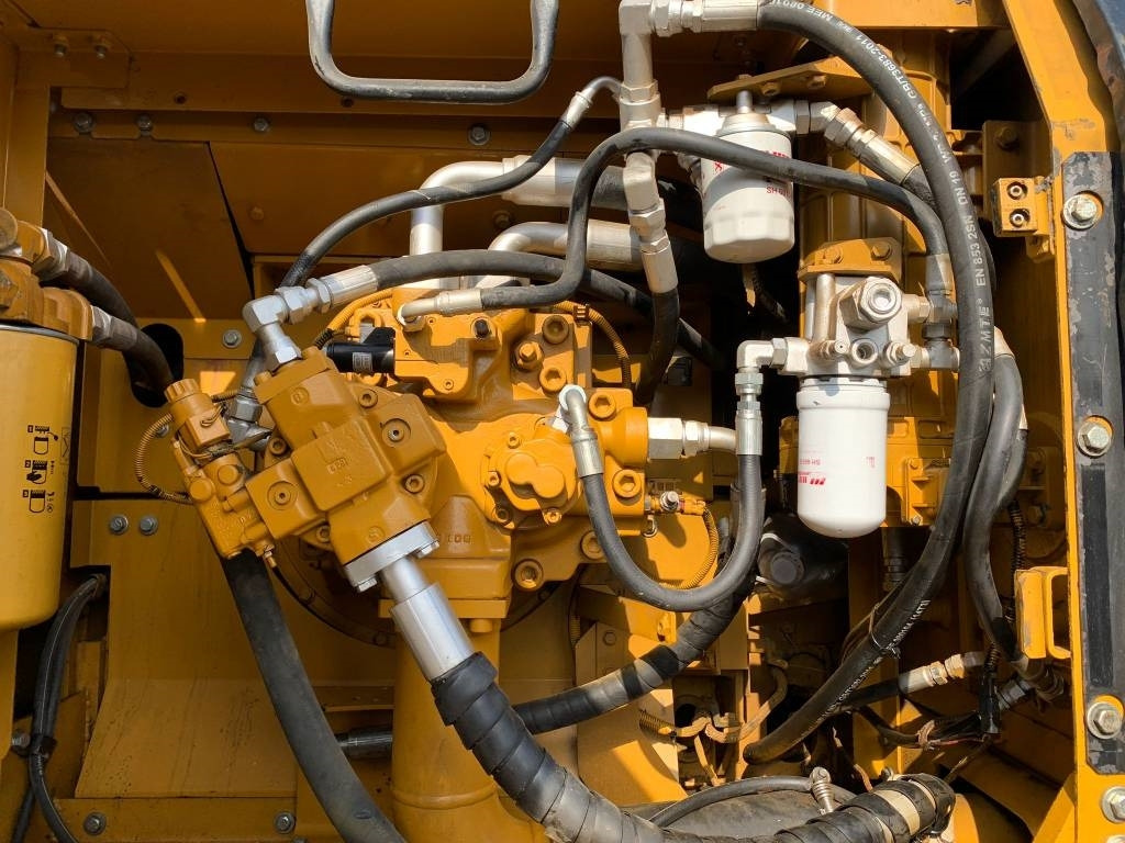 Kāpurķēžu ekskavators CAT 336D2: foto 8