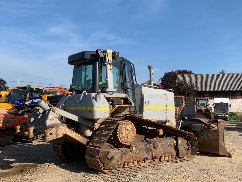 CAT D 6 N - Buldozers: foto 4 CAT D 6 N - Buldozers: foto 4