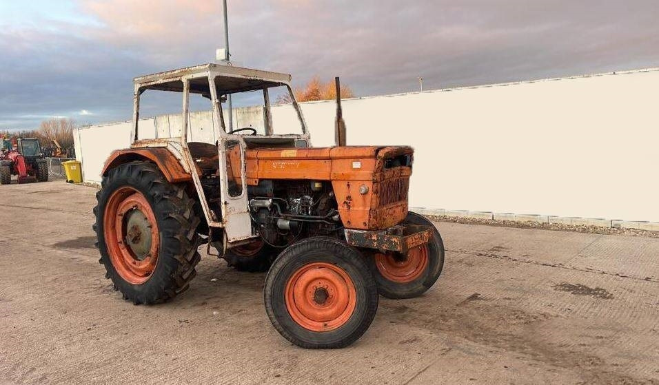 Fiat 670 - Traktors: foto 1 Fiat 670 - Traktors: foto 1