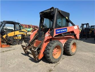 Fiat-Hitachi SL55B - Kompaktiekrāvējs: foto 1 Fiat-Hitachi SL55B - Kompaktiekrāvējs: foto 1