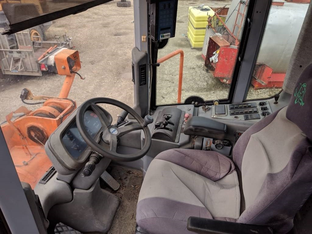 Fiat-Hitachi W 270 - Riteņu iekrāvējs: foto 5 Fiat-Hitachi W 270 - Riteņu iekrāvējs: foto 5