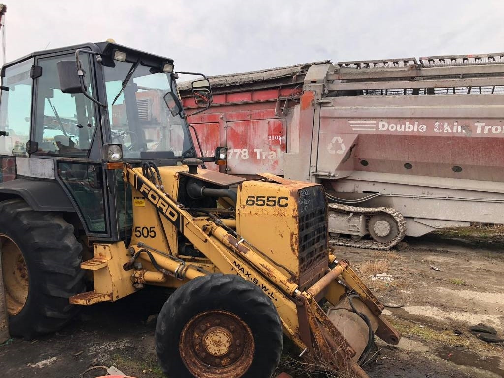 Ford / New Holland For Parts 655C - Ekskavators-iekrāvējs: foto 4 Ford / New Holland For Parts 655C - Ekskavators-iekrāvējs: foto 4