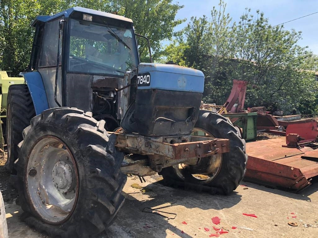 Ford / New Holland For parts 7840 - Traktors: foto 3 Ford / New Holland For parts 7840 - Traktors: foto 3