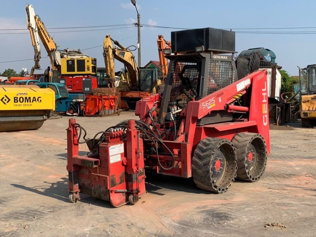 Gehl SL5625 - Kompaktiekrāvējs: foto 1 Gehl SL5625 - Kompaktiekrāvējs: foto 1